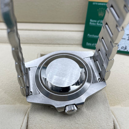 Pre-owned Rolex Submariner 41mm Men's Watch - ref 116610LV Green Hulk (2017)