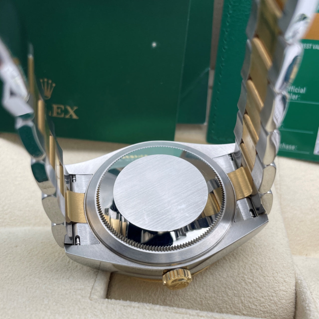 Pre-owned Rolex Sky-Dweller 42mm Men's Watch - ref 326933 Champagne Dial (2019)