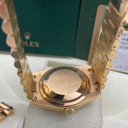 Pre-owned Rolex Day-Date 36mm Men's Watch - ref 118238 Soild 18k Gold Onyx Diamond Dial (2012)