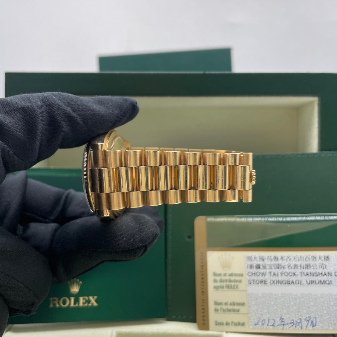 Pre-owned Rolex Day-Date 36mm Men's Watch - ref 118238 Soild 18k Gold Onyx Diamond Dial (2012)