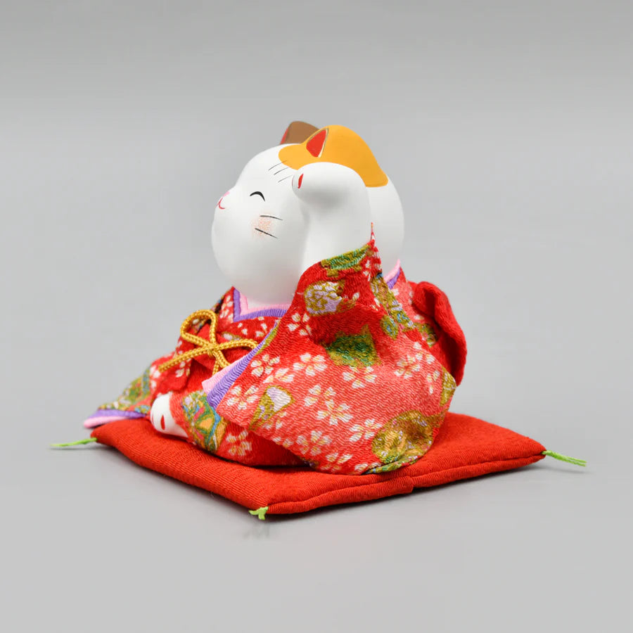 Yakushigama Maneki-Neko Beckoning Cat