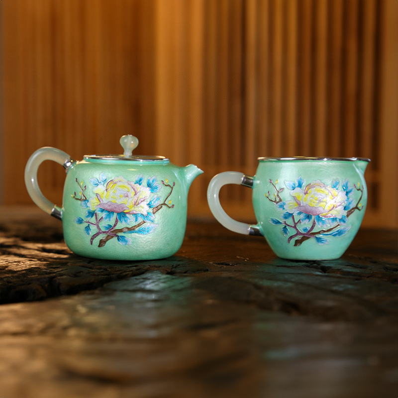 Chineses Hand-Hammered Teapot